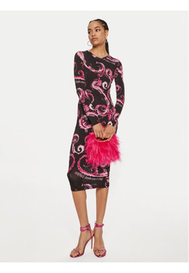 Versace Jeans Couture Sukienka codzienna 77HAO9B0 JS358 Różowy Slim Fit. Okazja: na co dzień. Kolor: różowy. Materiał: wiskoza. Typ sukienki: proste. Styl: casual