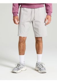 Sinsay - Szorty jogger - kremowy. Kolor: kremowy