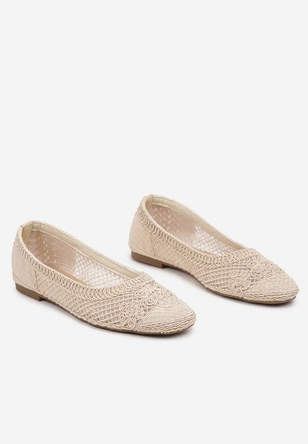 Renee - Beżowe Balerinki Ozdobione Siateczką Landeora. Okazja: na co dzień, na spacer. Kolor: beżowy. Materiał: jeans. Wzór: aplikacja. Obcas: na obcasie. Styl: casual, elegancki. Wysokość obcasa: niski