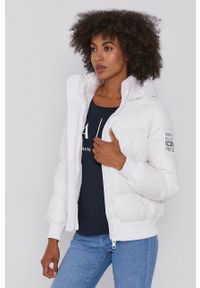 Armani Exchange kurtka puchowa damska kolor biały zimowa. Okazja: na co dzień. Kolor: biały. Materiał: puch. Sezon: zima. Styl: casual #1