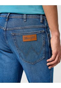 Wrangler - WRANGLER MĘSKIE SPODNIE JEANSOWE TEXAS SLIM RAINDROP 112355028 W12S017418. Długość: długie. Styl: klasyczny, sportowy, elegancki