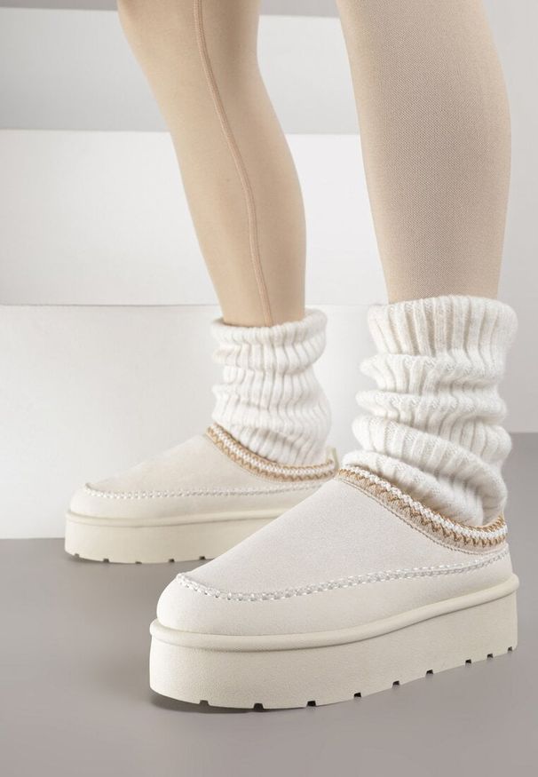 Born2be - Beżowe Śniegowce Ocieplone na Platformie z Ozdobnym Wyszywaniem Reitenna. Okazja: na co dzień. Kolor: beżowy. Materiał: jeans. Obcas: na platformie. Styl: klasyczny, casual, elegancki