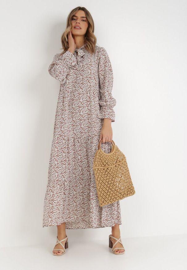 Born2be - Brązowo-Biała Sukienka Elime. Kolor: biały. Wzór: aplikacja, kwiaty. Długość: maxi