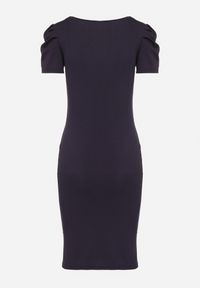 Born2be - Granatowa Sukienka o Dopasowanym Kroju z Bufiastymi Rękawami Aravitia. Okazja: na co dzień. Kolor: niebieski. Typ sukienki: dopasowane, proste. Styl: casual #7