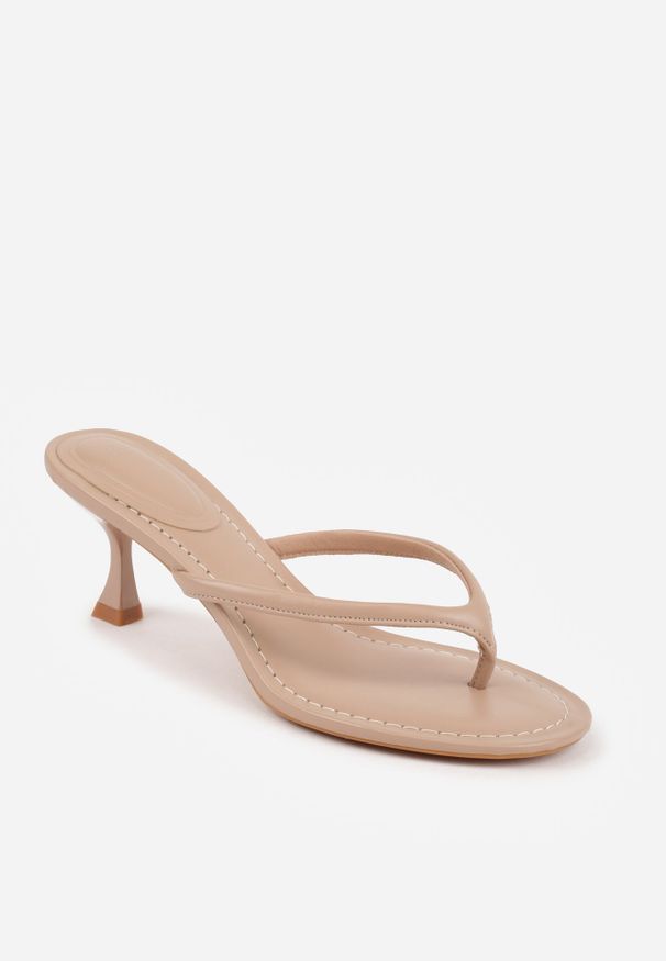 Born2be - Ciemnobeżowe Klapki Japonki na Obcasie Typu Kaczuszka Livnara. Okazja: na co dzień. Kolor: beżowy. Materiał: len. Obcas: na obcasie. Styl: casual, elegancki. Wysokość obcasa: średni