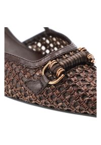 Czółenka damskie Tamaris, szpiczasty nosek odkryta pięta regulowany pasek stabilny obcas pleciona faktura ozdobny detal elegancki charakter, brązowe,. Nosek buta: szpiczasty. Zapięcie: pasek. Kolor: brązowy. Szerokość cholewki: normalna. Obcas: na obcasie. Styl: elegancki. Wysokość obcasa: średni #2