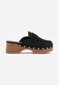 Renee - Czarne Klapki Drewniaki o Fasonie Loafersów z Ozdobnymi Nitami Sargita. Okazja: na co dzień. Kolor: czarny. Materiał: skóra. Wzór: haft. Styl: casual, elegancki #7