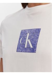 Calvin Klein Jeans T-Shirt LV047F819G Biały Classic Fit. Kolor: biały. Materiał: bawełna #2