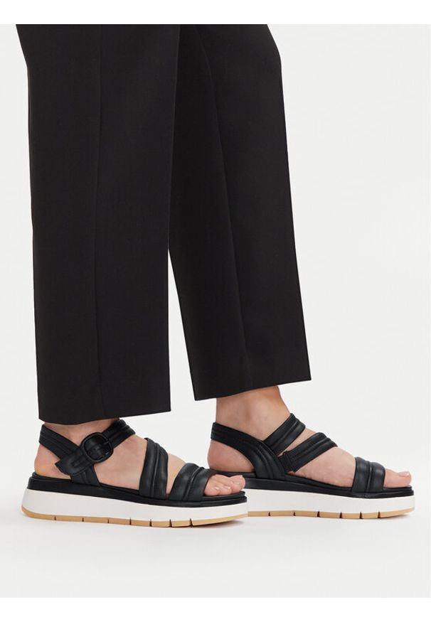 Clarks Sandały Tuscan Strap 26181473 Czarny. Kolor: czarny. Materiał: skóra