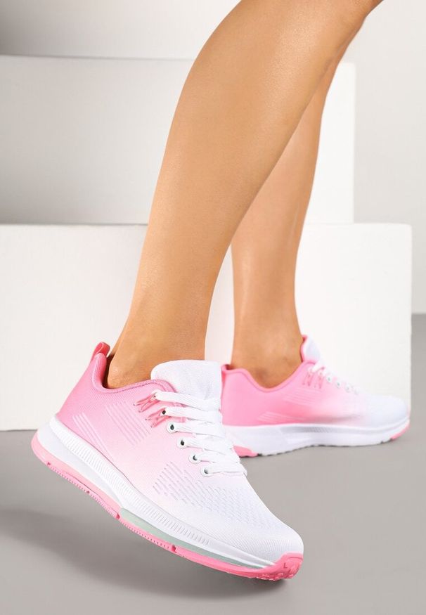 Renee - Biało-Różowe Buty Sportowe Sneakersy z Motywem Ombre Maccaria. Okazja: na co dzień, na spacer. Kolor: biały. Materiał: jeans. Sport: turystyka piesza