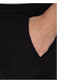 Guess Szorty materiałowe Mick M3GD02 WFBX3 Czarny Loose Fit. Kolor: czarny. Materiał: bawełna #3