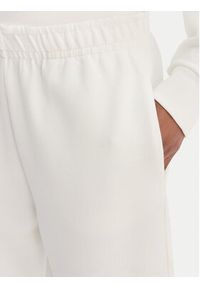 Lacoste Spodnie dresowe XF5244 Écru Regular Fit. Materiał: syntetyk #4