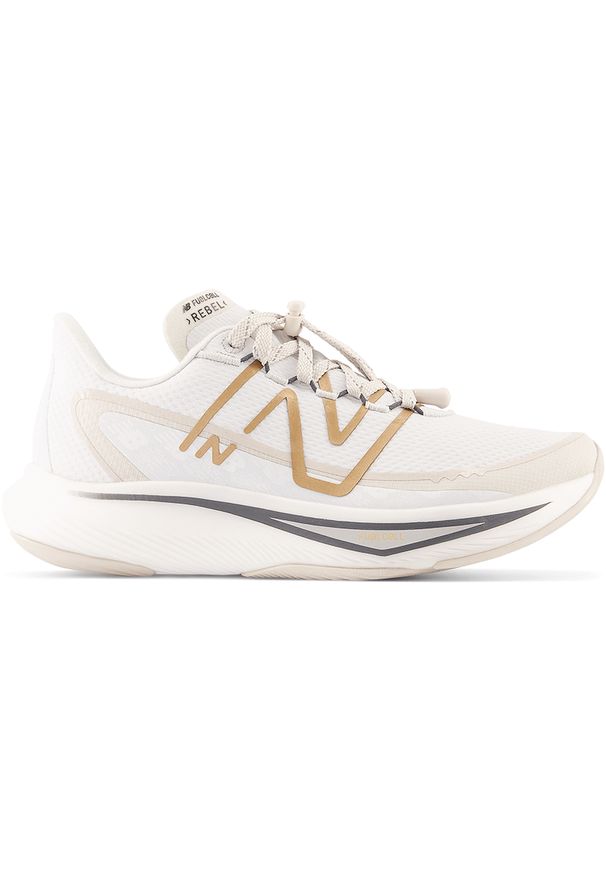 Buty damskie New Balance FuelCell Rebel v3 Permafrost WFCXWW3 – białe. Okazja: na co dzień. Kolor: biały. Materiał: guma, syntetyk, materiał. Szerokość cholewki: normalna. Sport: bieganie, fitness