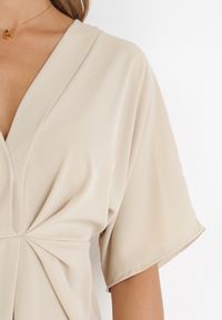 Born2be - Beżowa Sukienka z Kopertowym Dekoltem i Rękawem Nietoperz Eupfia. Kolor: beżowy. Sezon: lato. Typ sukienki: kopertowe #4