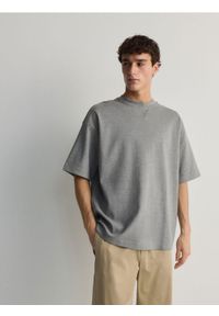 Reserved - T-shirt oversize - jasnoszary. Kolor: szary. Materiał: wiskoza, bawełna
