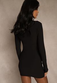 Renee - Czarna Sukienka Bodycon z Metalicznymi Ozdobami Vetirale. Kolor: czarny. Wzór: aplikacja. Typ sukienki: bodycon #5