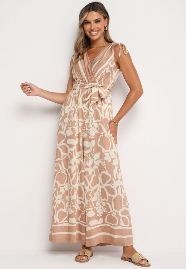 Born2be - Różowy Kopertowy Kombinezon z Wiskozą Wykończony Gumką w Talii z Materiałowym Paskiem Inatia. Okazja: na co dzień. Kolor: różowy. Materiał: materiał, wiskoza. Długość: długie. Styl: casual, elegancki