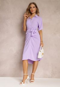 Renee - Fioletowa Sukienka Koszulowa Wiązana z Przodu z Marszczeniem Raimona. Okazja: na co dzień. Kolor: fioletowy. Materiał: skóra. Typ sukienki: koszulowe. Styl: elegancki, casual