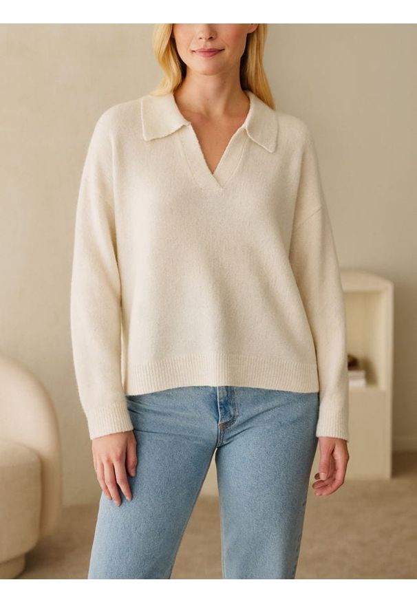 Sinsay - Sweter z kołnierzem - kremowy. Kolor: kremowy