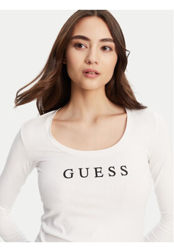 Guess Bluzka O5RI00 KBBU1 Biały Regular Fit. Kolor: biały. Materiał: bawełna
