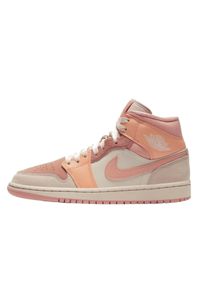 Buty do chodzenia męskie Nike Air Jordan 1 Retro Mid. Kolor: pomarańczowy. Materiał: skóra. Szerokość cholewki: normalna. Sport: turystyka piesza