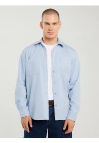 Big-Star - Koszula męska typu worker niebieska Gowis 401. Okazja: na imprezę, do pracy. Typ kołnierza: kołnierzyk klasyczny. Kolor: niebieski. Materiał: bawełna, jeans, tkanina. Wzór: ze splotem. Styl: klasyczny, elegancki