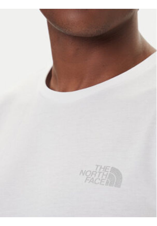 The North Face T-Shirt NSE Box NF0A8C4V Biały Regular Fit. Kolor: biały. Materiał: bawełna
