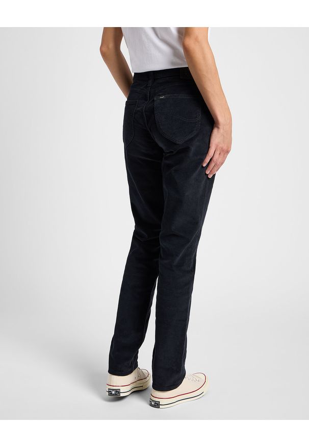 Lee - LEE DAMSKIE SPODNIE SZTRUKSOWE MARION STRAIGHT UNIONALL BLACK 112359984 L301016299. Materiał: sztruks