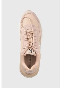 Calvin Klein Jeans sneakersy kolor różowy. Nosek buta: okrągły. Kolor: różowy. Obcas: na platformie