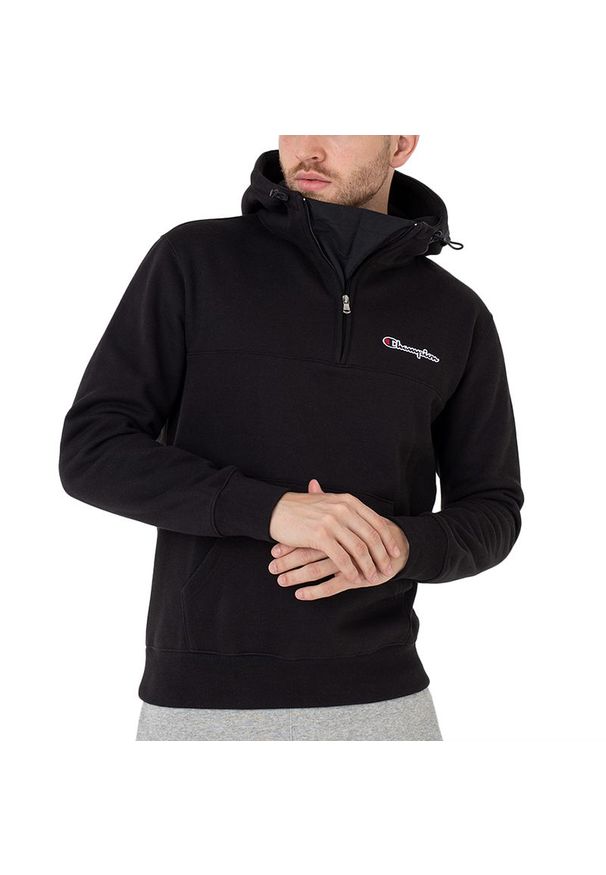 Bluza Champion Half-Zip Heavy Fleece Hoodie 217866-KK001 - czarna. Typ kołnierza: kaptur. Kolor: czarny. Materiał: tkanina, bawełna, poliester. Wzór: napisy. Styl: klasyczny, elegancki, sportowy