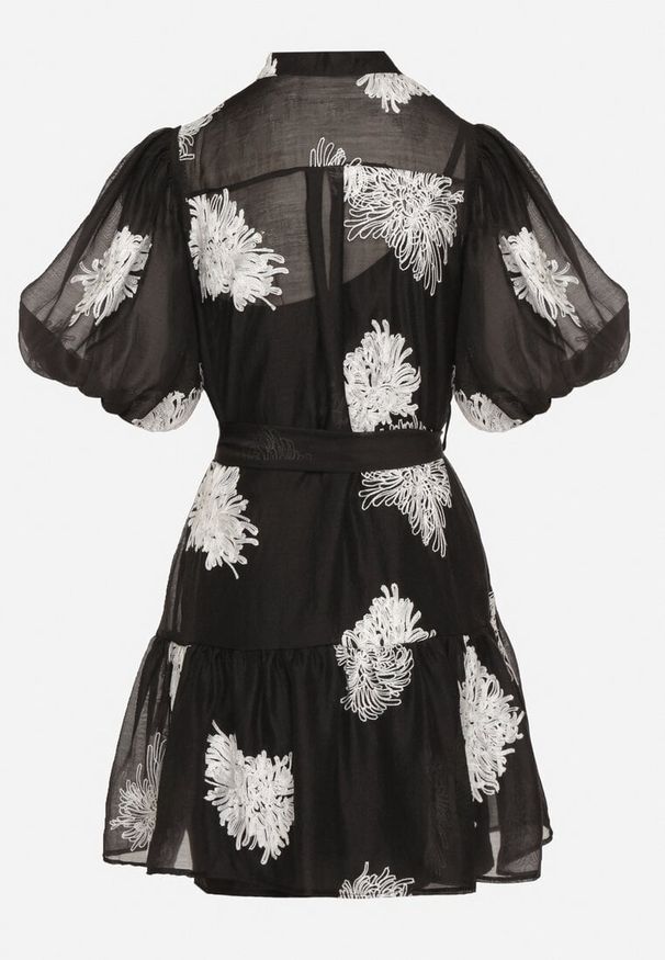 Born2be - Czarna Koszulowa Przezroczysta Sukienka z Bawełną Haftami i Paskiem Lirulira. Okazja: na co dzień. Kolor: czarny. Materiał: bawełna. Wzór: haft. Sezon: lato. Typ sukienki: koszulowe. Styl: elegancki, casual