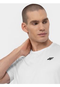 4f - Koszulka treningowa regular szybkoschnąca męska. Kolor: biały. Materiał: dzianina, włókno