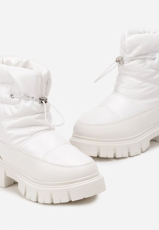 Born2be - Białe Pikowane Śniegowce na Grubej Podeszwie ze Ściągaczem Orbica. Kolor: biały. Sezon: zima