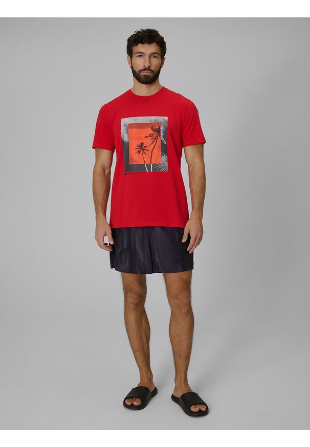 4f - 4F T-shirt regular z nadrukiem męski - czerwony S. Okazja: na co dzień. Kolor: czerwony. Materiał: materiał, bawełna, dzianina. Wzór: nadruk. Styl: casual