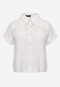 Renee - Biała Wiskozowa Koszula z Krótkim Rękawem Zdobiona Koronkowymi Wstawkami Phiniche. Okazja: na imprezę. Kolor: biały. Materiał: wiskoza, koronka. Długość rękawa: krótki rękaw. Długość: krótkie. Wzór: aplikacja. Sezon: lato. Styl: elegancki #8
