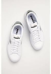Diadora Buty kolor biały. Nosek buta: okrągły. Zapięcie: sznurówki. Kolor: biały. Materiał: guma #2