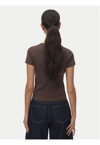 Vero Moda T-Shirt Chloe 10306894 Brązowy Tight Fit. Kolor: brązowy. Materiał: bawełna #5