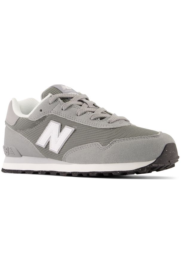Buty dziecięce New Balance GC515GRY – szare. Okazja: na uczelnię, na co dzień. Kolor: szary. Materiał: materiał, syntetyk. Szerokość cholewki: normalna