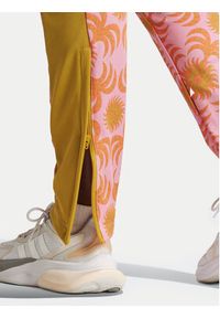 Adidas - adidas Spodnie dresowe FARM Rio IQ4493 Różowy Regular Fit. Kolor: różowy. Materiał: bawełna #6