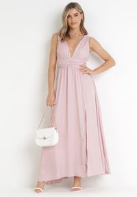 Born2be - Różowa Rozkloszowana Sukienka na Ramiączkach Seraphineme. Kolor: różowy. Długość rękawa: na ramiączkach. Styl: elegancki