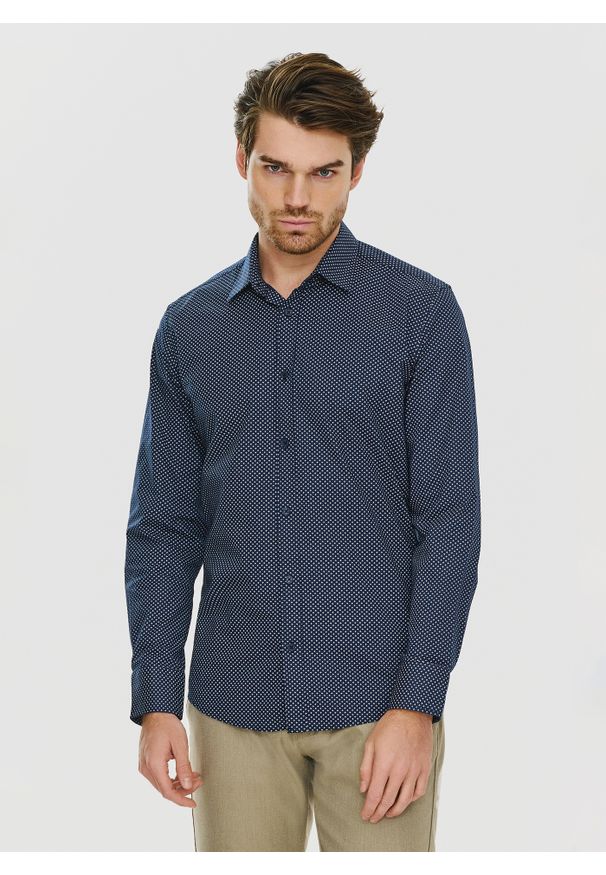 PAKO LORENTE – Granatowa koszula w drobny wzór P24SF-1X-027-G-S - Pako Lorente. Okazja: na co dzień. Kolor: niebieski. Materiał: jeans, elastan. Styl: casual