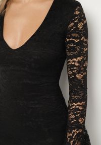 Born2be - Czarna Koronkowa Sukienka o Dopasowanym Kroju z Szerokim Dołem Annadira. Kolor: czarny. Materiał: koronka. Typ sukienki: proste #5