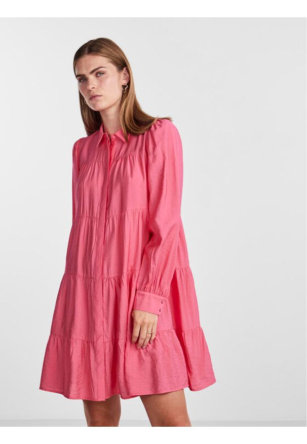 YAS Sukienka koszulowa Pala 26030720 Różowy Loose Fit. Kolor: różowy. Materiał: wiskoza. Typ sukienki: koszulowe