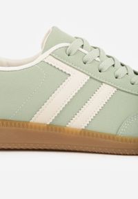 Born2be - Zielone Sneakersy w Stylu Kultowych Tenisówek Genenor. Okazja: na spacer. Kolor: zielony. Materiał: jeans, dresówka. Sport: turystyka piesza #5