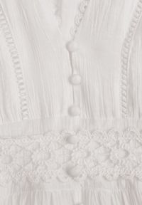 Born2be - Biała Sukienka Mini z Ażurowymi Wstawkami i Gumką w Talii Raliasa. Kolor: biały. Materiał: koronka. Wzór: ażurowy. Styl: boho. Długość: mini #2