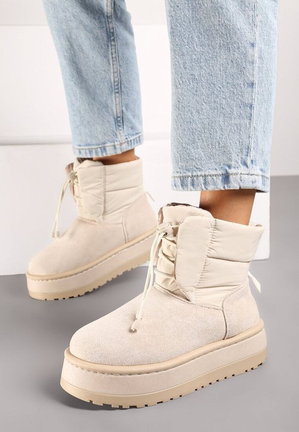 Born2be - Beżowe Pikowane Sznurowane Śniegowce na Grubej Podeszwie Mazilia. Okazja: na co dzień. Zapięcie: sznurówki. Kolor: beżowy. Materiał: jeans, wełna. Sezon: zima. Obcas: na obcasie. Styl: elegancki, casual. Wysokość obcasa: średni