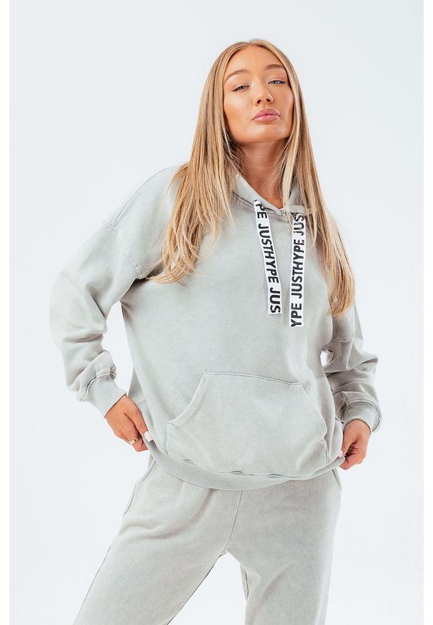 Hype bluza damska kolor szary z kapturem gładka. Typ kołnierza: kaptur. Kolor: szary. Długość rękawa: długi rękaw. Długość: długie. Wzór: gładki