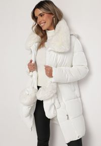 Born2be - Biała Pikowana Kurtka Płaszcz z Futerkiem i Rękawiczkami Avezze. Kolor: biały. Materiał: futro. Wzór: aplikacja #5