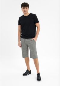 Volcano - Bawełniane krótkie spodenki P-DENZ. Kolor: szary. Materiał: bawełna. Długość: krótkie. Sezon: lato. Styl: klasyczny, wakacyjny #1