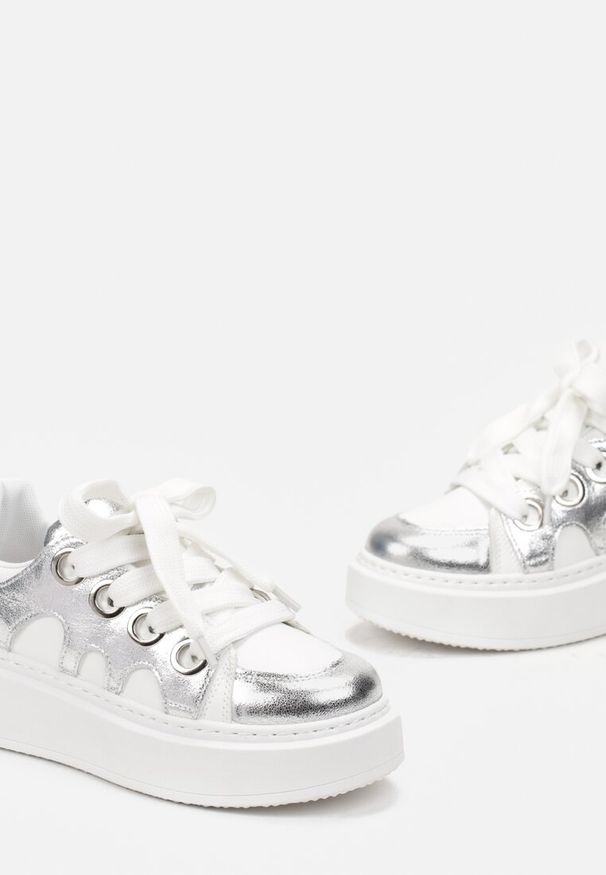 Born2be - Biało-Srebrne Sneakersy na Grubej Podeszwie Jorisa. Nosek buta: okrągły. Zapięcie: sznurówki. Kolor: biały. Materiał: materiał. Sezon: jesień, wiosna. Obcas: na obcasie. Wysokość obcasa: niski